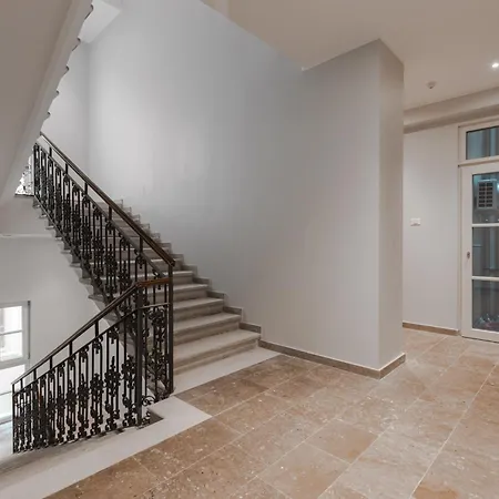 Apartamento Centro - Design - Jr Con Terrazza - Ac - Wi Fi *